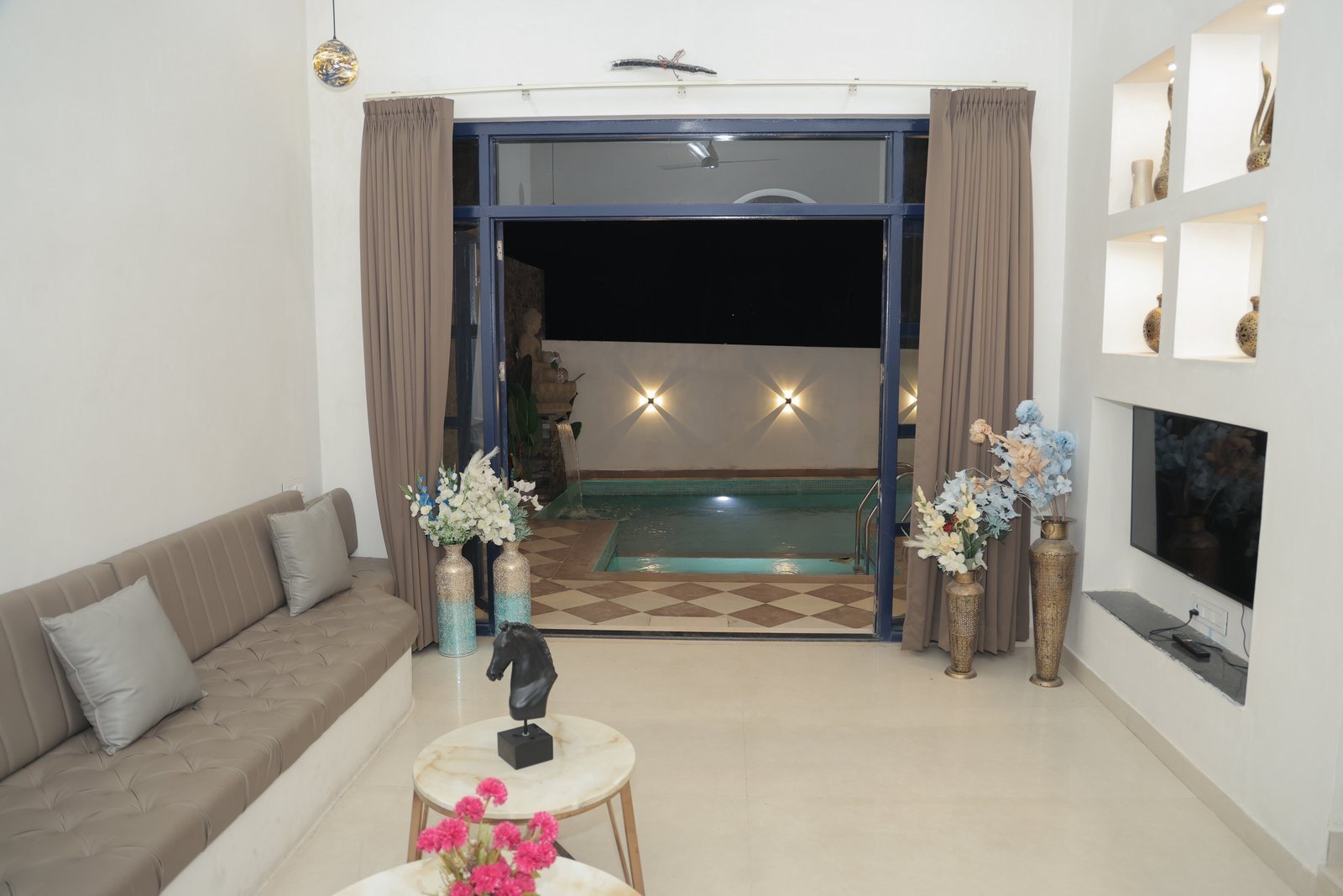 Lounge opening to the pool